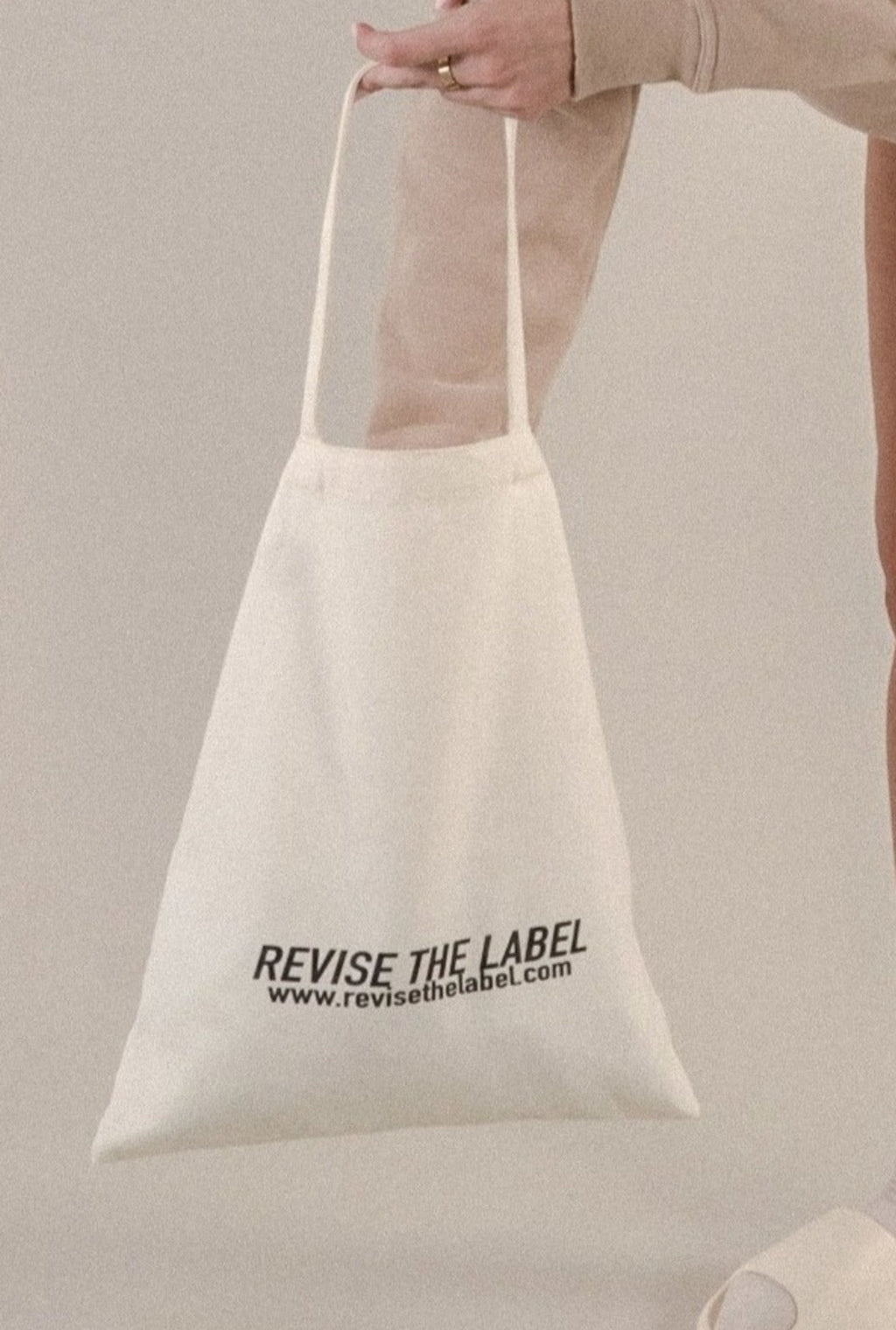 "TOTE BAG"