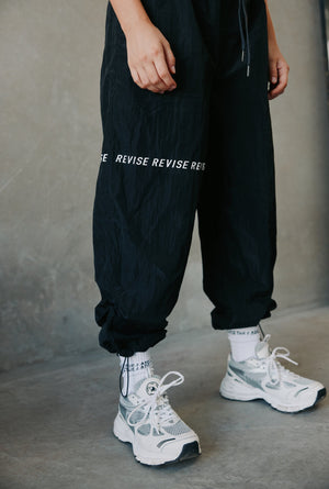 "PERFORMANCE" WIDE LEG PARACHUTE PANT